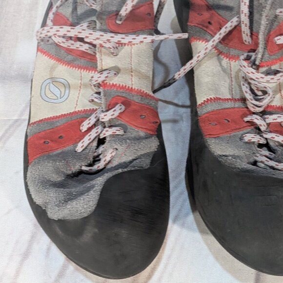 SCARPA Helix Climbing Shoes - Red, Gray, Black - Men's Size 10.5 US - Picture 3 of 9